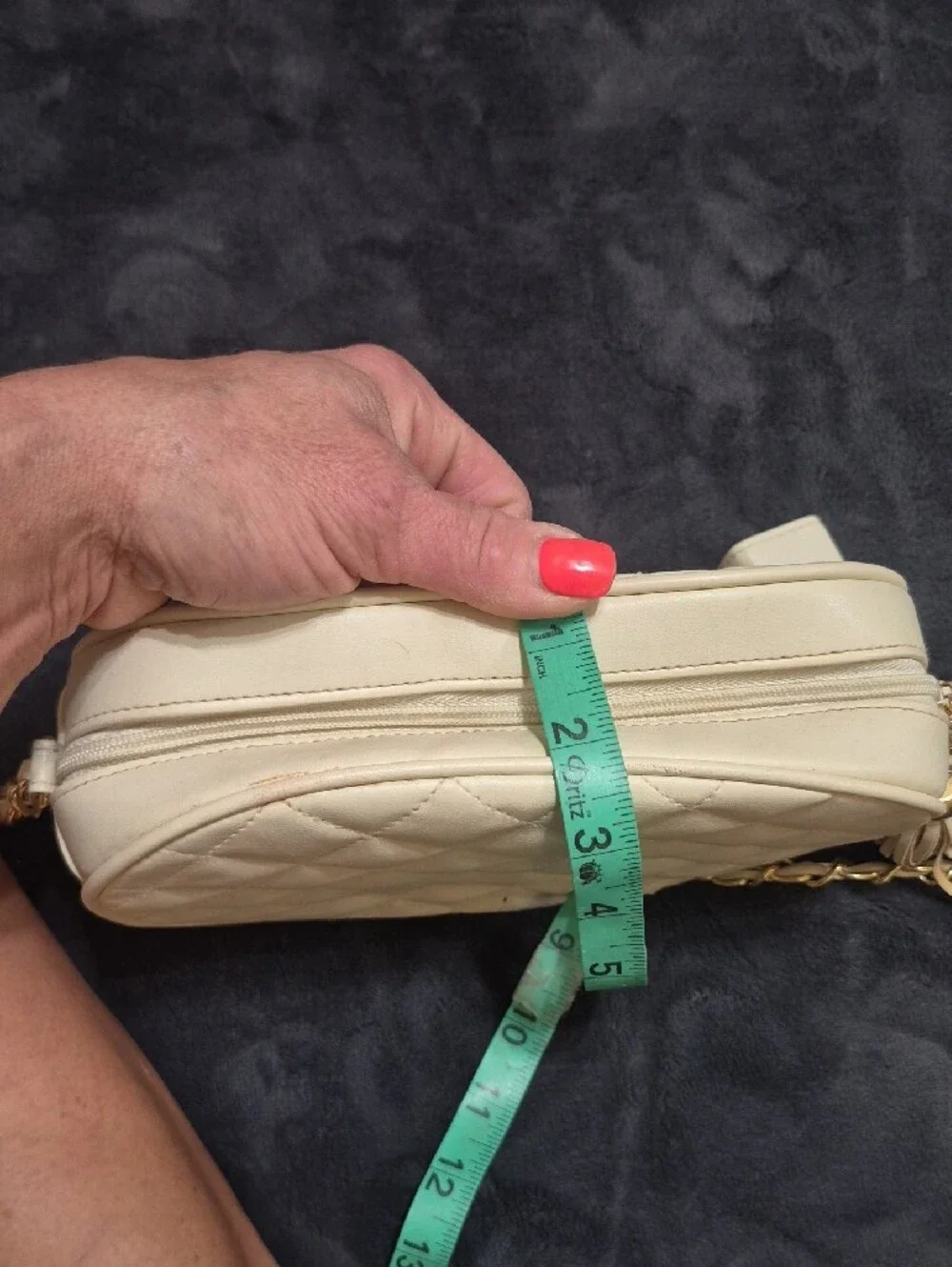 Vintage Quilted Cream Crossbody Bag with Gold Chain and Tassel